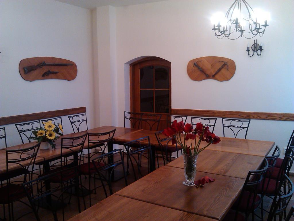 Penzion S Restauraci "U Mlyna Com" Litovel Exterior photo